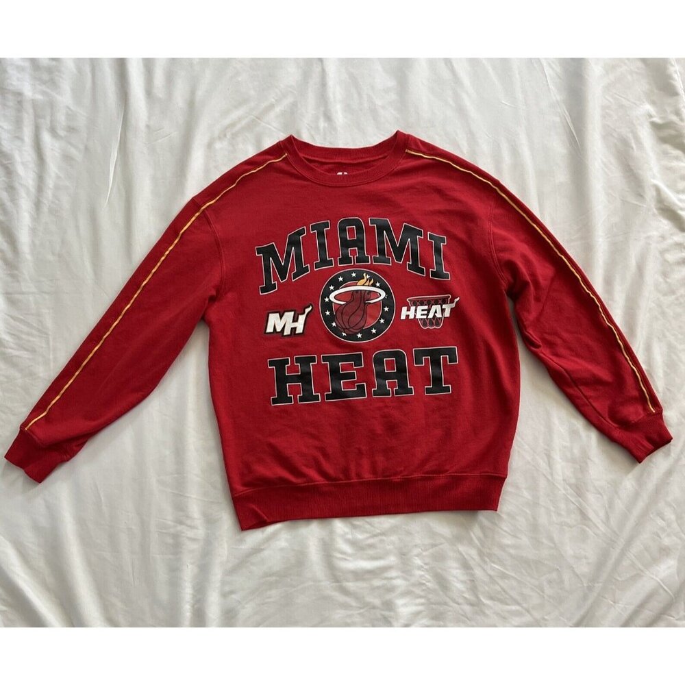 MIAMI HEAT Ladies Sz M Red Long Sleeve NBA Basketball Sweatshirt Crewneck - Picture 1 of 6